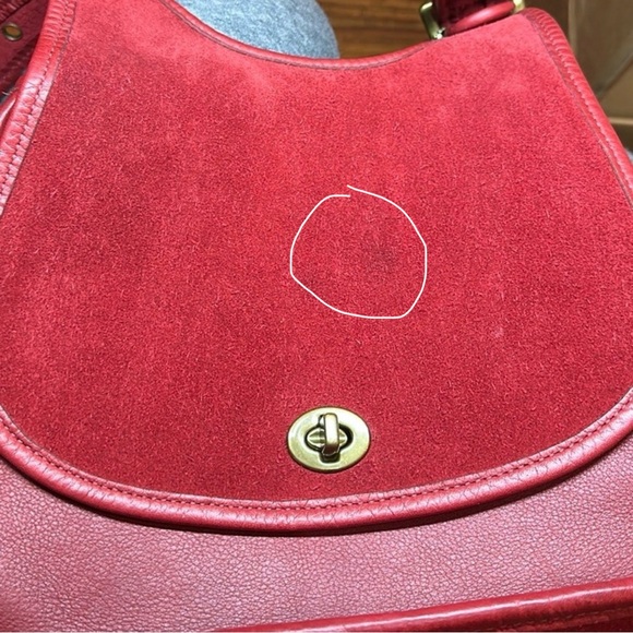 Vintage Coach Berkeley 9014 Saddle Bag Red Crescent Pebble Leather Suede - Picture 16 of 16